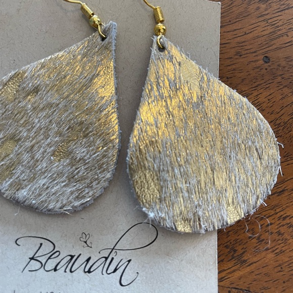 Cowhide earrings - Picture 2 of 2